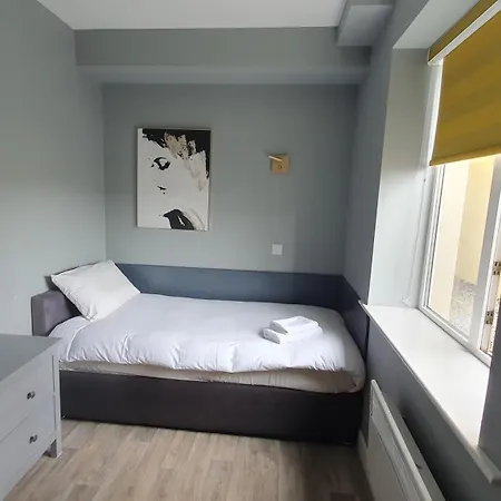 City Campus - Self Catering Aparthotel